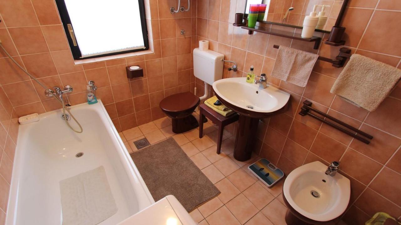 Apartment Gita Malinska Esterno foto