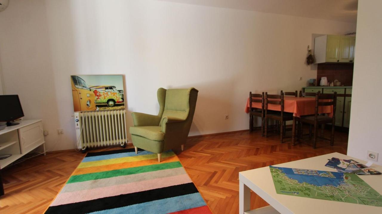 Apartment Gita Malinska Esterno foto